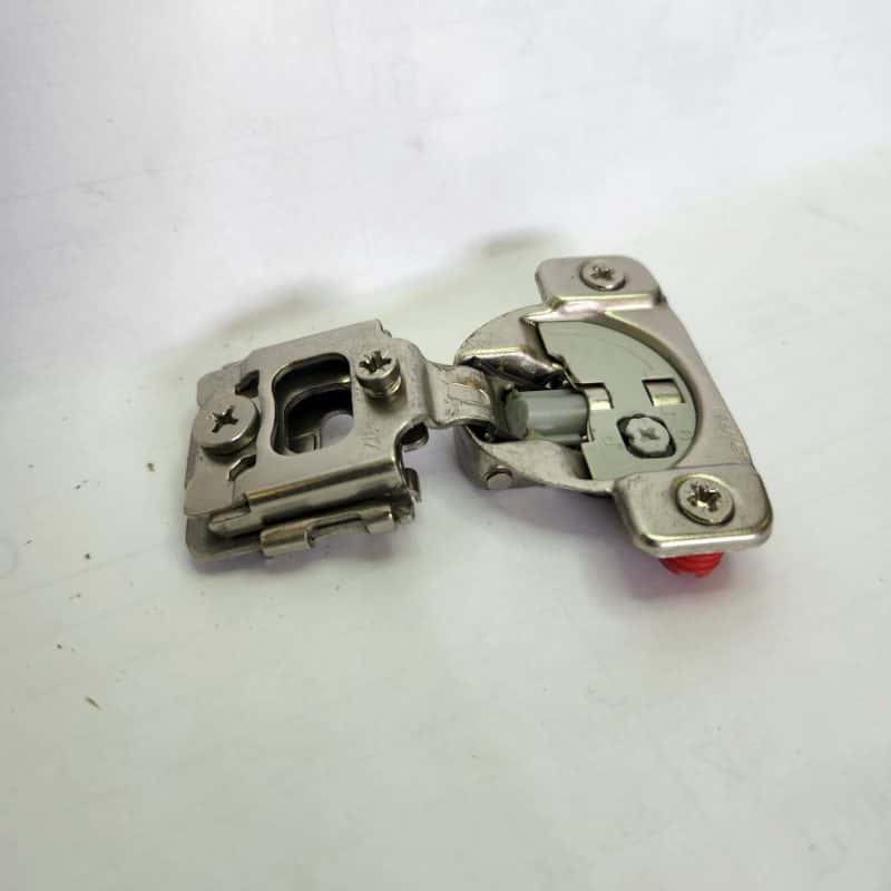 Soft 400 Supreme FF Hinge Soft Close 105 DG Compact 1/2" OVL With Dowel (Knape & Vogt)